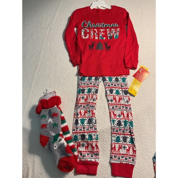 Jingles & Joy Christmas Crew Pajamas Set Holiday Socks Size 6 Girls - Picture 1 of 6